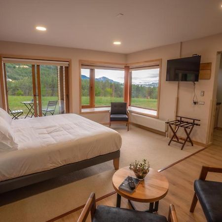 Calafate Apart Hotel Coyhaique Esterno foto