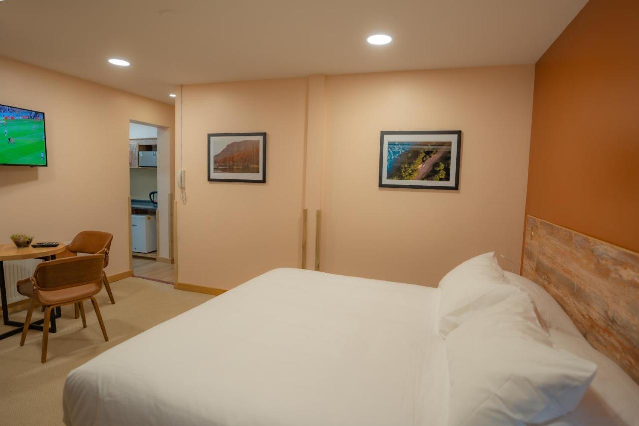 Calafate Apart Hotel Coyhaique Esterno foto