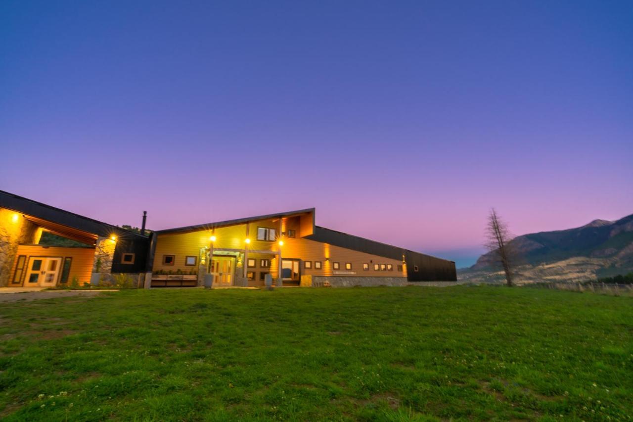 Calafate Apart Hotel Coyhaique Esterno foto